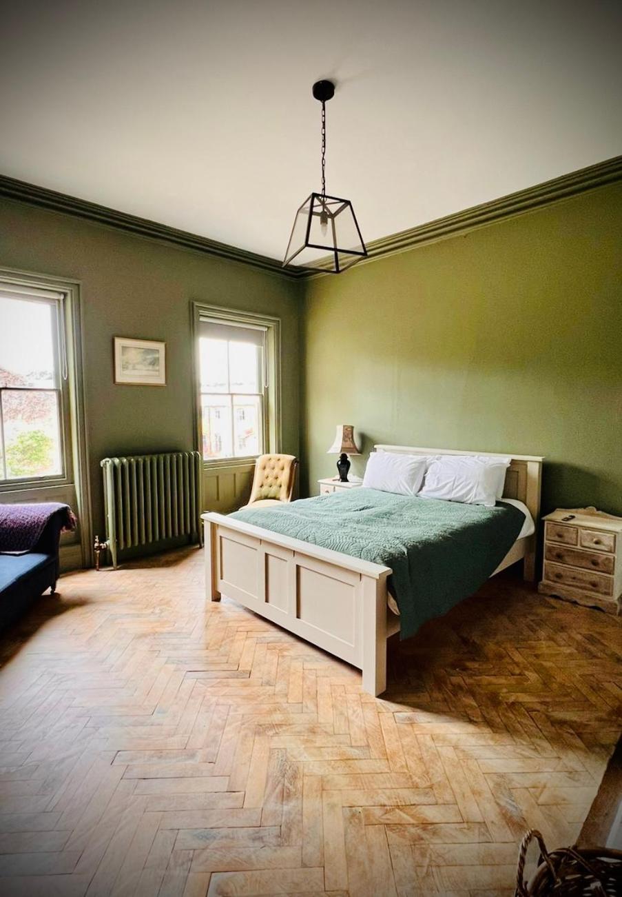 Llanerchydol Hall Suites Уелшпул Екстериор снимка