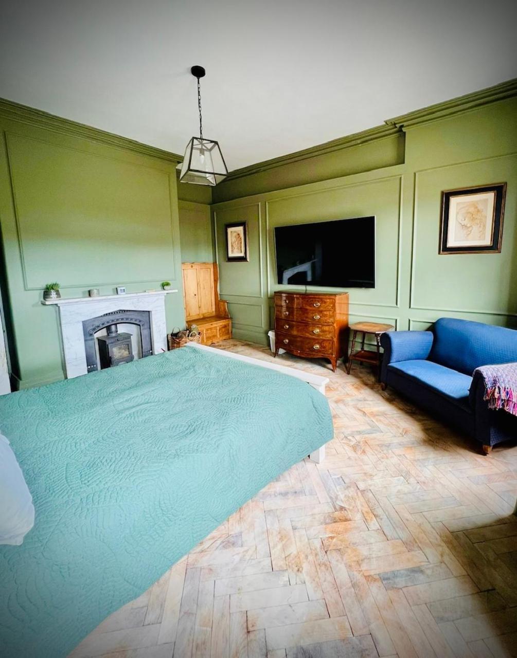 Llanerchydol Hall Suites Уелшпул Екстериор снимка