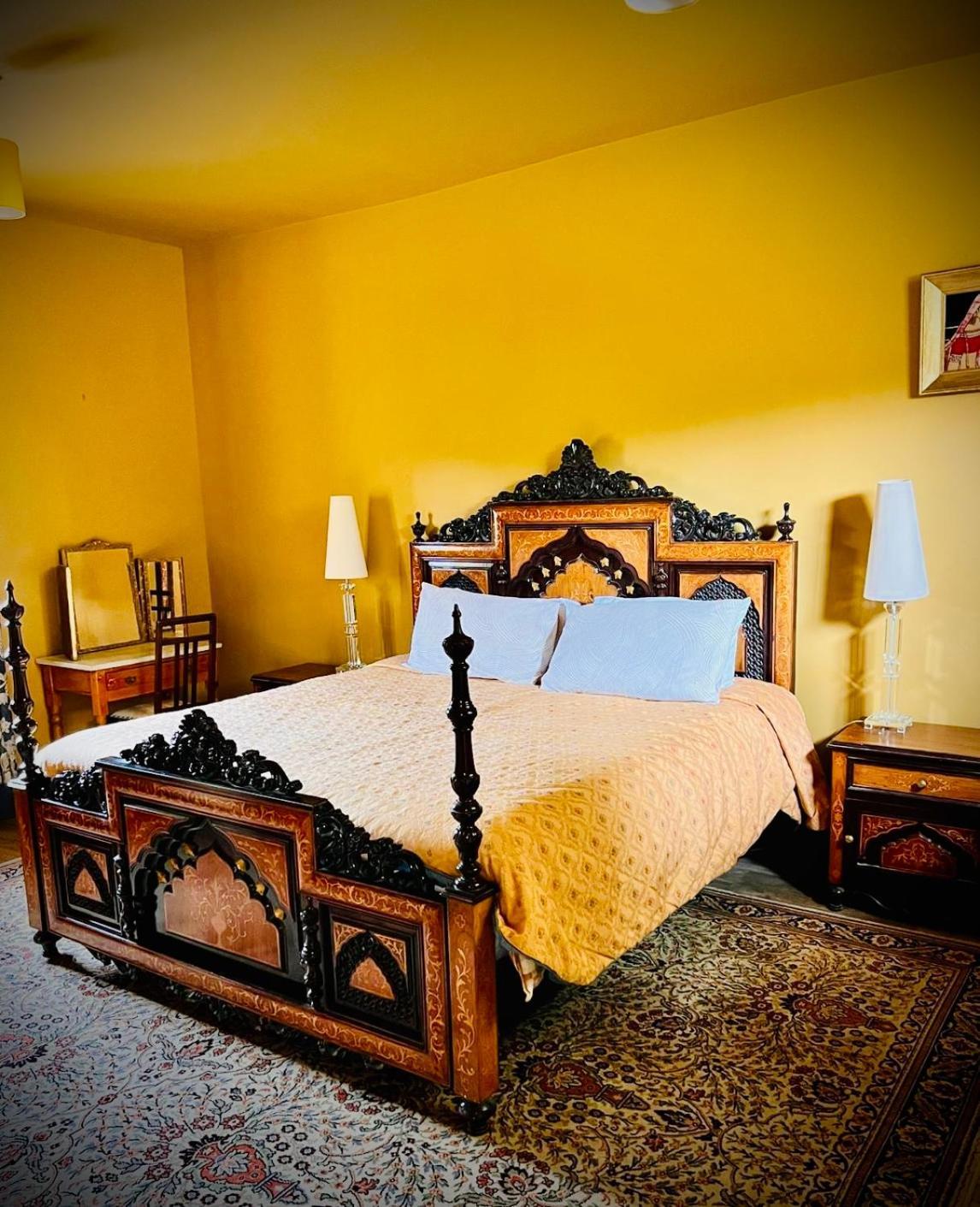 Llanerchydol Hall Suites Уелшпул Екстериор снимка